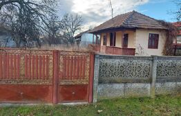 Casă + teren 2000 mp, Vulcana Pandele, utilități complete