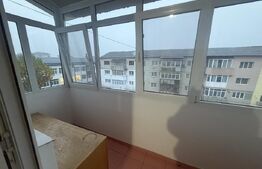 Apartament 3 camere, 58 mp, zona Micro 11 