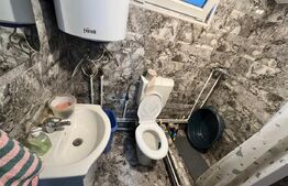 Casă de vânzare, 420 mp teren VALEA CASELOR