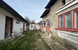 Casa 67 mp, 2727 mp teren, 1190 mp extravilan, zona Doicesti