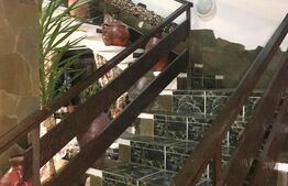 Unde Tradiția Întâlnește Confortul – Domeniu Rustic 3 Min. de Târgoviște