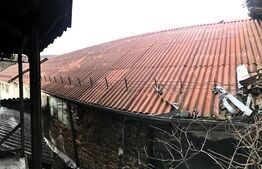 Oportunitate unică lângă Primăria Pietroșița - Monument Istoric + Hală –Investi