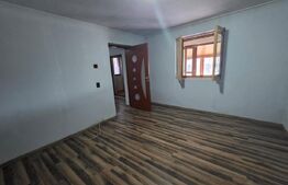 Casuta de vanzare, 149 mp utili, teren 1700 mp, Targoviste-zona Exterior Vest