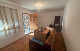 Casa de vanzare, Malu cu Flori 