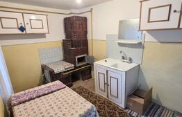 Gospodărie Completă, 130 mp, 1.300 mp Teren,  Doicești