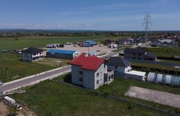 Casă de vânzare, 343 mp, zona Lazuri