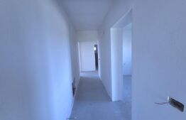Casă de vânzare, 343 mp, zona Lazuri