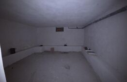 Casă de vânzare, 343 mp, zona Lazuri