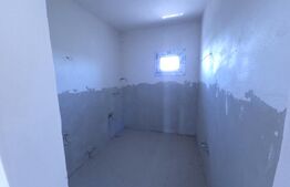 Casă de vânzare, 343 mp, zona Lazuri