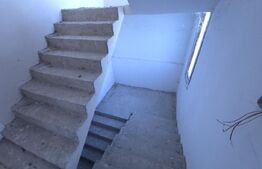 Casă de vânzare, 343 mp, zona Lazuri