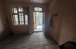 Casă de vânzare, 667 mp, zona Răzvad 