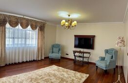 Vila de vanzare, 369 mp, zona Găești