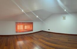 Vila de vanzare, 369 mp, zona Găești