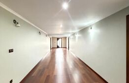 Vila de vanzare, 369 mp, zona Găești