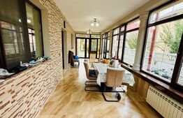 Vila de vanzare, 369 mp, zona Găești