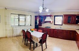 Vila de vanzare, 369 mp, zona Găești