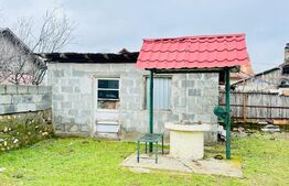  VACARESTI Casă bătrânească cu teren generos 