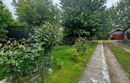 Casă spațioasă + teren 2700 mp în zona Găești  3 dormitoare, garaj + solar 