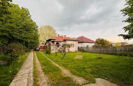 Casă spațioasă + teren 2700 mp în zona Găești  3 dormitoare, garaj + solar 