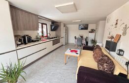 Casă spațioasă + teren 2700 mp în zona Găești  3 dormitoare, garaj + solar 