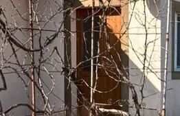 Casă cu Teren Generos Lângă Titu, Braniștea - 1.200 mp, Curte Amenajată 