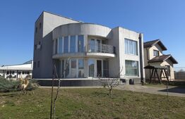 Arhitectură Vizionară și Independență Energetică în Exclusivitate