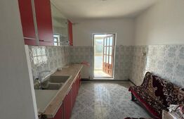 Apartament 2 camere decomandat cu balcon – zonă centrală liniștită Găești