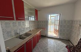 Apartament 2 camere decomandat cu balcon – zonă centrală liniștită Găești