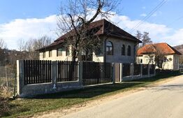 Casă Spațioasă cu 1.250 mp Teren, Mobilată și Utilată – Aproape de Munte