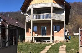 Casă (la rosu), Livadă și Pădure, Teren Generos și Plată Flexibilă – Bezdead