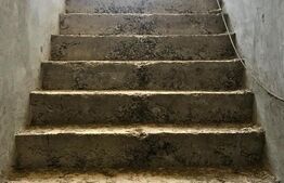 Casă (la rosu), Livadă și Pădure, Teren Generos și Plată Flexibilă – Bezdead