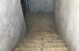 Casă (la rosu), Livadă și Pădure, Teren Generos și Plată Flexibilă – Bezdead