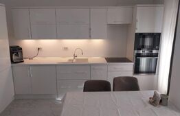 Apartament 3 camare, 83 mp construiti, zona Central Complex Sideco 
