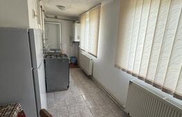 Apartament 2 camere decomandat, parter, Găești – zonă bună