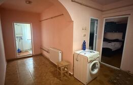 Apartament 2 camere decomandat, parter, Găești – zonă bună