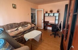 Apartament 2 camere decomandat, parter, Găești – zonă bună
