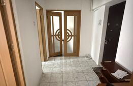 Apartament 2 camere, etaj 1, balcon închis, Pucioasa – zonă bună