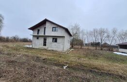 Lazuri casa indiciduală la roșu