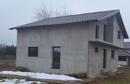 Lazuri casa indiciduală la roșu