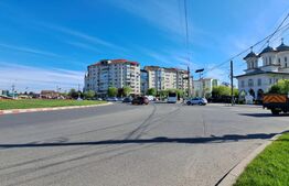 Apartament cu 3 camere, spatios, vedere panoramică, zonă excelentă
