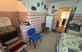 Apartament 3 camere, decomandat, 64 mp, etaj 3 – balcon mare, zona Miro 11