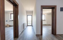 🏡 Proprietate Premium - 2 Case, Lac Privat & Teren de Sport –2 km de Centru Tgv