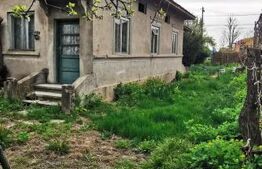 Casă 65 mp, teren de 1.500 mp, zona Titu