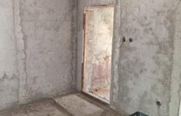 Casă renovare completă, 55 mp, curte de 385 mp, orașul Titu-Plopu