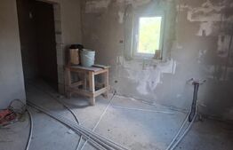 Casa de vanzare, 100 mp, zona Produlesti