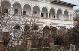 Clădire P+1 cu 9 camere și Terasă Spectaculoasă, Ideală pentru Pensiune,/Clinica