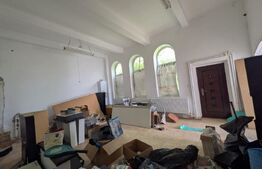 Clădire P+1 cu 9 camere și Terasă Spectaculoasă, Ideală pentru Pensiune,/Clinica