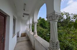 Clădire P+1 cu 9 camere și Terasă Spectaculoasă, Ideală pentru Pensiune,/Clinica
