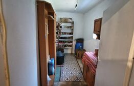 Casă complet mobilată, izolată, 110 mp, centrală pe gaz, toate utilitățile, Titu