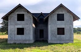 🏡 Casă Spațioasă la Roșu cu 7.500 mp Teren – Oportunitate Rară în Lucieni